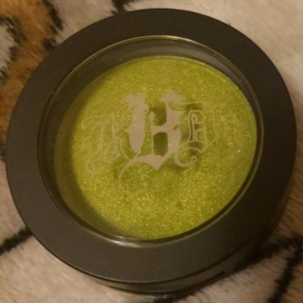 Kat Von D Metal Crush eye shadow  Electric Warrior